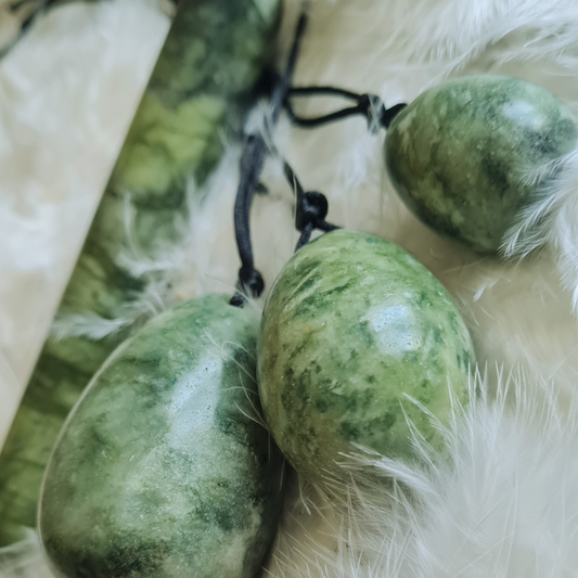 Eveillez votre féminité et votre bien-être avec les œufs de Yoni